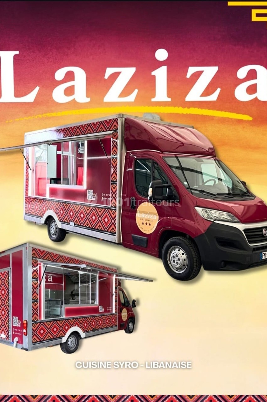 Camion-restaurant rouge décoré de motifs orientaux, spécialisé en cuisine syro-libanaise.